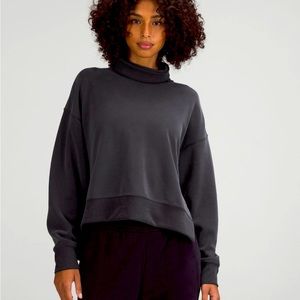 LNC Lululemon Softstreme Turtleneck pullover